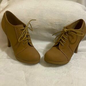 Top Moda - Oxford Heel Booties